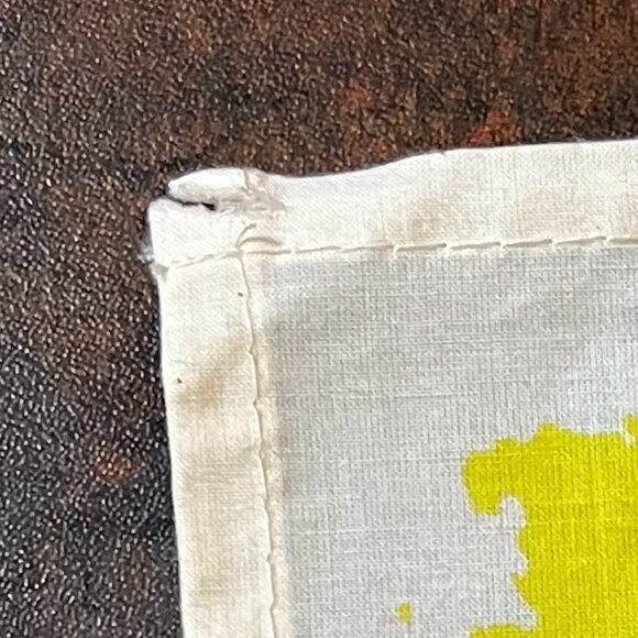 LUSH Limited Edition "Hydrangea" 100% Organic Cotton Knot Wrap, 26" x 27" - Picture 6 of 7